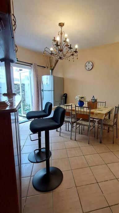 Sunshine Luxurious Villa:4 Mins Walk From Beach Flic-en-Flacq Extérieur photo