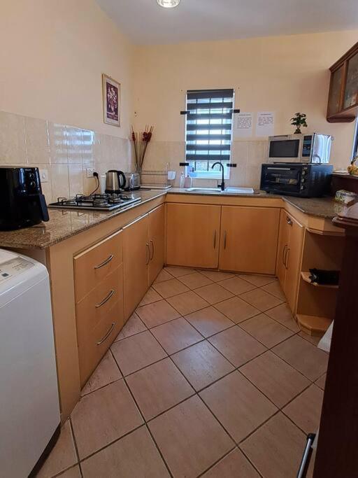 Sunshine Luxurious Villa:4 Mins Walk From Beach Flic-en-Flacq Extérieur photo