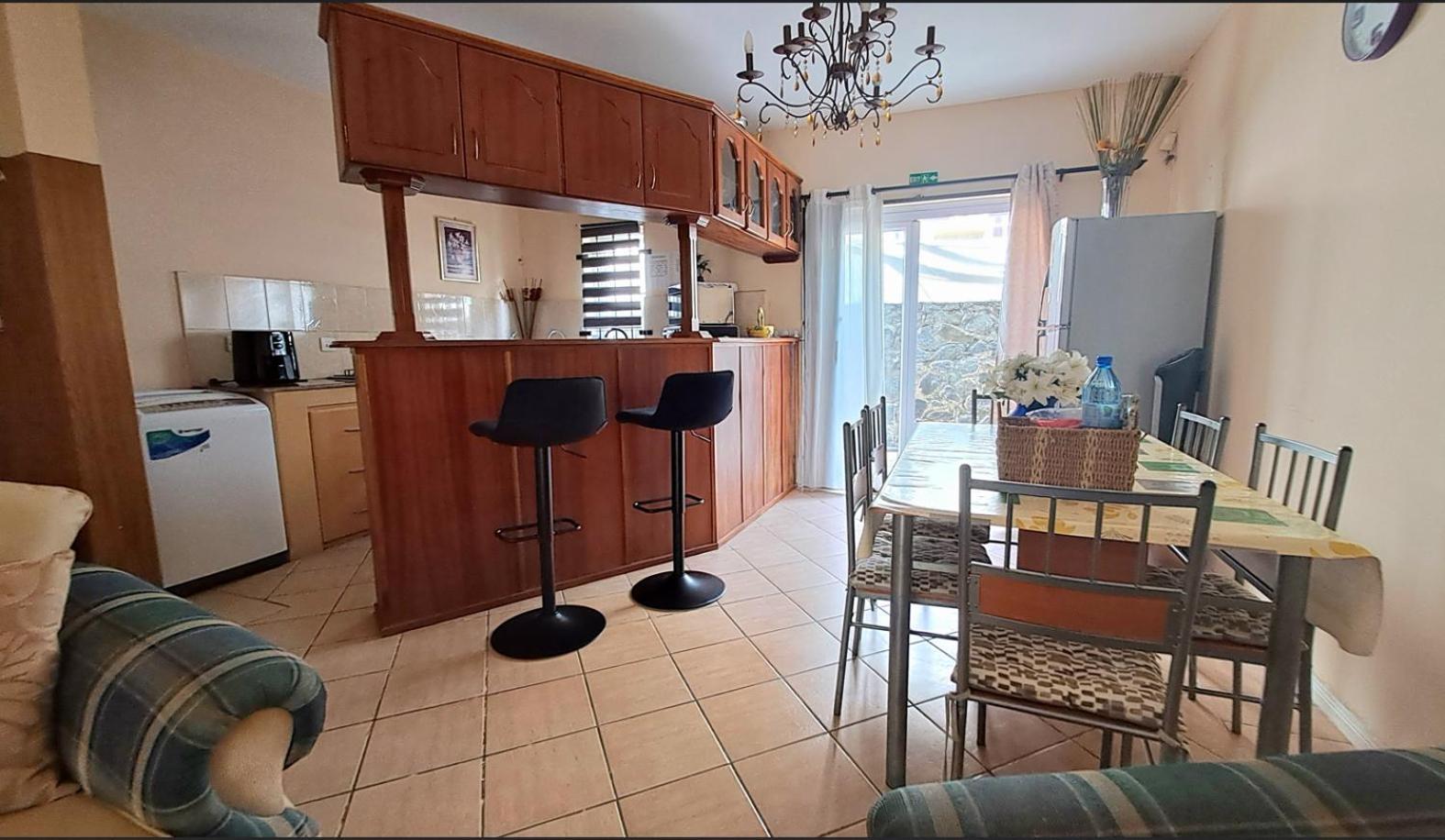 Sunshine Luxurious Villa:4 Mins Walk From Beach Flic-en-Flacq Extérieur photo