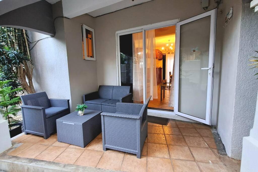 Sunshine Luxurious Villa:4 Mins Walk From Beach Flic-en-Flacq Extérieur photo